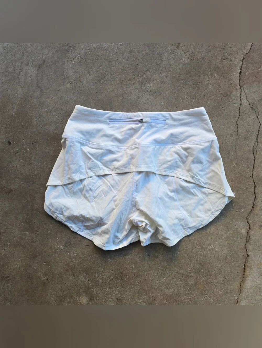 Lululemon Shorts Women’s 2 Speed Up Short 3.5” Inseam Ivory Summer Lined